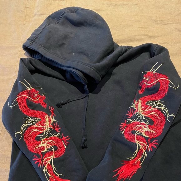 Black embroidered dragon hoodie - Picture 2 of 3